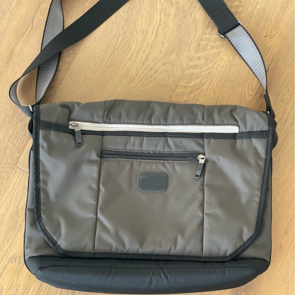 TUMI Grey / Black Nylon Messenger bag - Picture 5 of 10